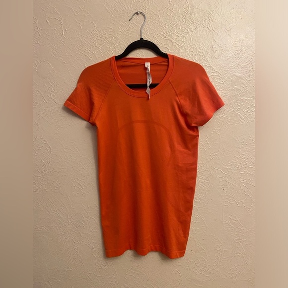 Lululemon swifty tech short sleeve 2.0 - Picture 2 of 8